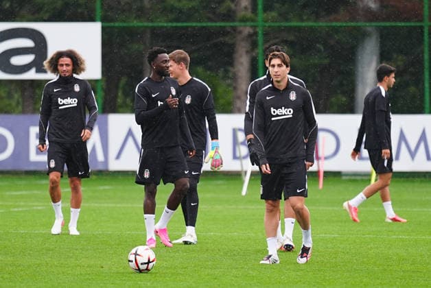 Ahead of Besiktas v Olympique de Marseille - UEFA Europa League ISTANBUL, TURKIYE - SEPTEMBER 16: Fabio Miretti of Besiktas takes part in the training session ahead of UEFA Europa League match between Besiktas and Olympique de Marseille in Istanbul, Turkiye on September 16, 2026. Adem Kutucu Anadolu Istanbul Turkey. Editorial use only. Please get in touch for any other usage.  Copyright: x2026xAnadoluxAdemxKutucux