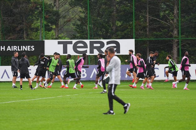 Ahead of Besiktas v Olympique de Marseille - UEFA Europa League ISTANBUL, TURKIYE - SEPTEMBER 16: Players of Besiktas take part in a training session ahead of UEFA Europa League match between Besiktas and Olympique de Marseille in Istanbul, Turkiye on September 16, 2026. Adem Kutucu Anadolu Istanbul Turkey. Editorial use only. Please get in touch for any other usage.  Copyright: x2026xAnadoluxAdemxKutucux
