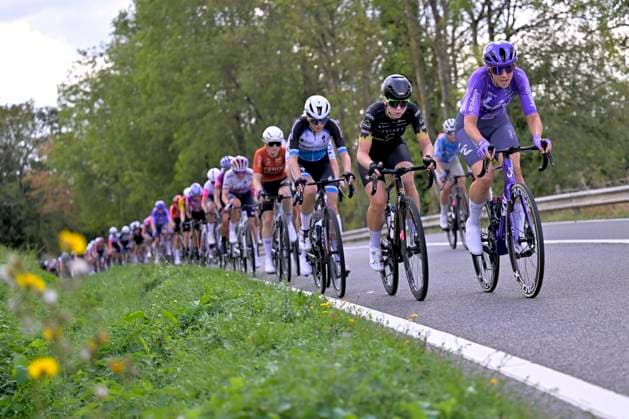 Grand Prix de Wallonie 2026 Cycling Race - Women CITADELLE DE NAMUR, BELGIUM - SEPTEMBER 16 : illustration picture peloton during the 66th edition of Grand Prix de Wallonie an UCI ProSeries 1.Pro one day cycling road race for Women Elite of 127,3 km with start in Seraing and finish in Citadelle de Namur on September 16, 2026 in Citadelle de Namur, Belgium, 16 09 2026 ( Motordriver Pieter Van Herzeele - Citadelle de Namur Belgium  Copyright: xSesx