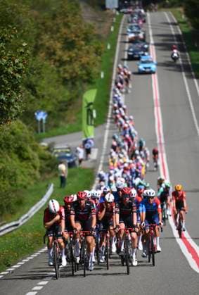 Grand Prix de Wallonie 2026 Cycling Race CITADELLE DE NAMUR, BELGIUM - SEPTEMBER 16 : illustration picture peloton during the 66th edition of Grand Prix de Wallonie an UCI ProSeries 1.Pro one day cycling road race for Men Elite of 196.8 km with start in Seraing and finish in Citadelle de Namur on September 16, 2026 in Citadelle de Namur, Belgium, 16 09 2026 ( Motordriver Kenny Verfaillie - Citadelle de Namur Belgium  Copyright: xVincentxKalutx