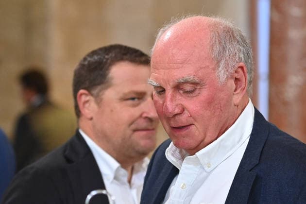 Uli HOENESS (Höness,Ehrenpraesident Bayern Muenchen), hi:Max EBERL (Sportvorstand FC Bayern Muenchen).. Markus SOEDER (Ministerpraesident Bayern und CSU Vorsitzender) empfaengt die Meistermannschaften des FC Bayern Muenchen im Kuppelsaal in der Staatskanzlei in Muenchen am 16.09.2026.