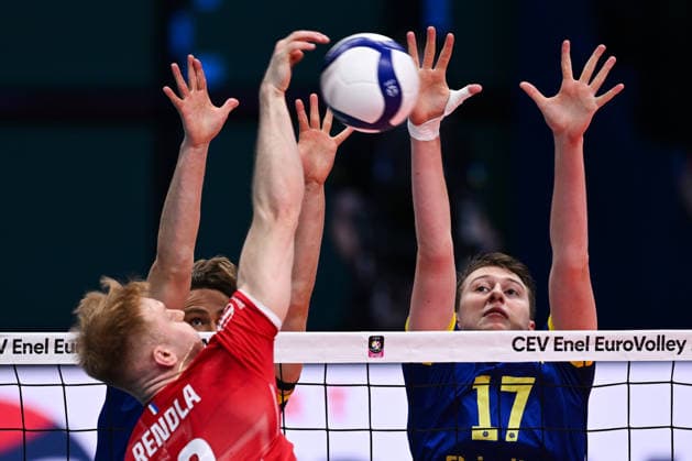 260916 Oskar von Sydow and Mans Eriksson of Sweden against Martin Rendla of Slovakia during the CEV EuroVolley 2026 group stage volleyball match between Sweden and Slovakia on September 16, 2026 in Modena. Photo: Matteo Gribaudi BILDBYRAN COP 18 XY0130 volleyboll volleyball volleyboll-em sverige slovakien cev eurovolley 2026 sweden slovakia bbeng Copyright: MATTEOxGRIBAUDI BB260916BB155