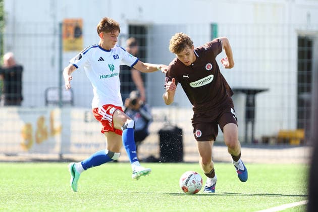 20 Mads Bröcker (Hamburger SV U21, U 21 , 4 Jannik Westphal (FC St. Pauli U23) Fußball I Herren I Regionalliga Nord I Saison 2026-2027 I 9. Spieltag I Hamburger SV U21 - FC St. Pauli U23 I 16.09.2026 I Stadion Hoheluft
