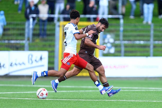 7 Arnaud Astel Riedel (Hamburger SV U21, U 21 , 30 Nikky Goguadze (FC St. Pauli U23) Fußball I Herren I Regionalliga Nord I Saison 2026-2027 I 9. Spieltag I Hamburger SV U21 - FC St. Pauli U23 I 16.09.2026 I Stadion Hoheluft