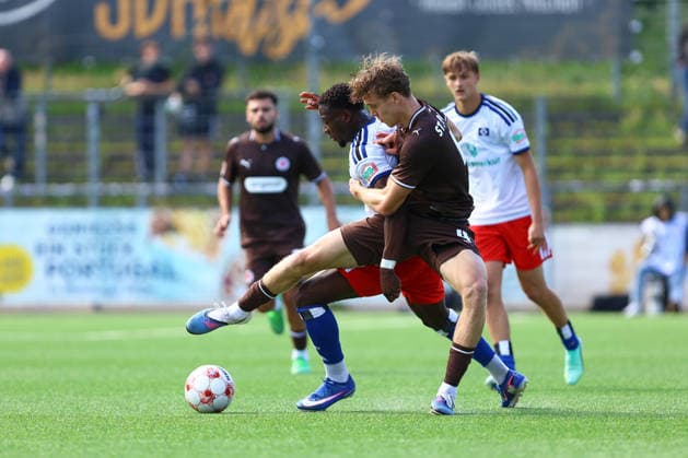 11 Kelvin Oluwasijibomi Ojo (Hamburger SV U21, U 21 , 4 Jannik Westphal (FC St. Pauli U23) Fußball I Herren I Regionalliga Nord I Saison 2026-2027 I 9. Spieltag I Hamburger SV U21 - FC St. Pauli U23 I 16.09.2026 I Stadion Hoheluft