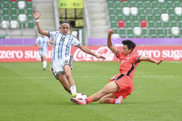 IPA88599679 - Camila Ochoa (ARG) and Seungeun Nam (KOR) during the FIFA U-20 Women s World Cup Round of 16 match between Argentina and the Republic of Korea in Sosnowiec, Poland, on September 16, 2026  Copyright: xMichalxDubiel IPAxSportx xx IPA88599679