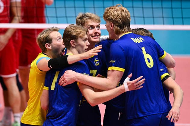 260916 Joel Andersson, Axel Algulin, Axel Enlund and Jacob Ekman of Sweden celebrate during the CEV EuroVolley 2026 group stage volleyball match between Sweden and Slovakia on September 16, 2026 in Modena. Photo: Matteo Gribaudi BILDBYRAN COP 18 XY0130 volleyboll volleyball volleyboll-em sverige slovakien cev eurovolley 2026 sweden slovakia bbeng jubel Copyright: MATTEOxGRIBAUDI BB260916BB186