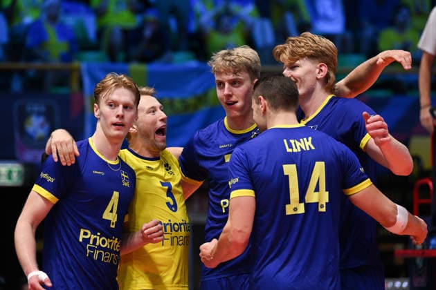 260916 Axel Algulin, Joel Andersson, Axel Enlund, Jacob Ekman and Jacob Link of Sweden celebrate during the CEV EuroVolley 2026 group stage volleyball match between Sweden and Slovakia on September 16, 2026 in Modena. Photo: Matteo Gribaudi BILDBYRAN COP 18 XY0130 volleyboll volleyball volleyboll-em sverige slovakien cev eurovolley 2026 sweden slovakia bbeng jubel Copyright: MATTEOxGRIBAUDI BB260916BB212