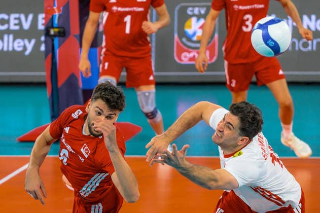Turkiye v Latvia - CEV EuroVolley 2026 Men CLUJ-NAPOCA, ROMANIA - SEPTEMBER 16: Gokcen Yuksel (L) and Abdulsamet Yalcin (R) of Turkiye in action during the CEV EuroVolley 2026 Men s Group D match between Turkiye and Latvia at BT Arena in Cluj-Napoca, Romania, on September 16, 2026. Stringer Anadolu Cluj-Napoca Romania. Editorial use only. Please get in touch for any other usage.  Copyright: x2026xAnadoluxStringerx