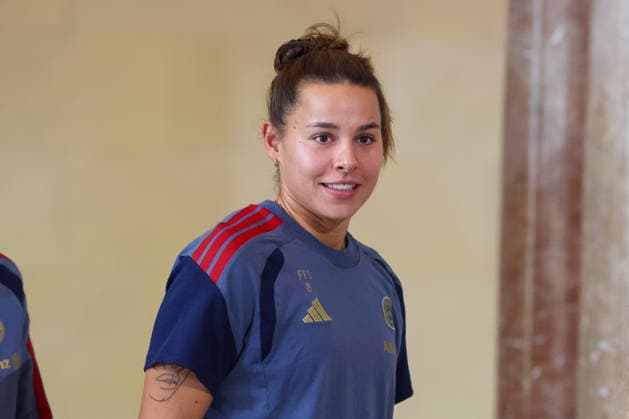 Lena Oberdorf (FC Bayern Muenchen, 08), GER, Ministerpraesident Dr. Markus Soeder empfaengt die Frauen- und Herrenfussballmanschaft des FC Bayern Muenchen zur Ehrung als Deutsche Meister in der Saison 2025 28, 16.09.2026, GER, Ministerpraesident Dr. Markus Soeder empfaengt die Frauen- und Herrenfussballmanschaft des FC Bayern Muenchen zur Ehrung als Deutsche Meister in der Saison 2025 28, 16.09.2026 Muenchen Copyright: xEibner-Pressefoto JennixMaulx EP_JML