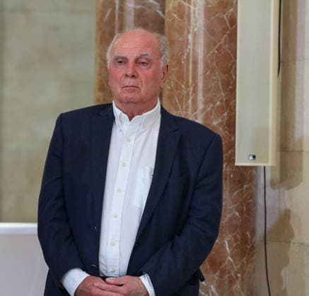 Uli Hoeness (FC Bayern Muenchen, Ehrenpraesident), GER, Ministerpraesident Dr. Markus Soeder empfaengt die Frauen- und Herrenfussballmanschaft des FC Bayern Muenchen zur Ehrung als Deutsche Meister in der Saison 2025 28, 16.09.2026, GER, Ministerpraesident Dr. Markus Soeder empfaengt die Frauen- und Herrenfussballmanschaft des FC Bayern Muenchen zur Ehrung als Deutsche Meister in der Saison 2025 28, 16.09.2026 Muenchen Copyright: xEibner-Pressefoto JennixMaulx EP_JML