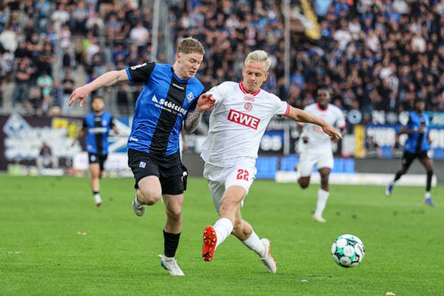Joey Mueller (SV Waldhof Mannheim, 6) und Janne Sietan (Rot-Weiss Essen, 22) SV Waldhof Mannheim - Rot-Weiss Essen am 16.09.26 in Mannheim, Carl Benz Stadion Foto: Alfio Marino