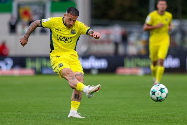 2026.09.16, xkwix, Fußball, 3.Liga, Preußen Muenster - 1. FC Saarbruecken, Preußenstadion, 6.Spieltag, Saison 2026 2027: Calogero Rizzuto (1. FC Saarbruecken 7) jubelt nach vorlage beim Tor zum 0:1 durch Alexander Staff (1. FC Saarbruecken 29) DFB regulations prohibit any use of photographs as image sequences and or quasi-video. Photo: xKamilxWilkowskixPressefotoKochx Nordrhein-Westfalen Deutschland