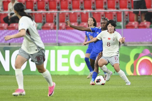 IPA88603715 - Karen Appiah (ITA) and Lijuan Song (CHN) during the Round of 16 match of the FIFA U-20 Women s World Cup between Italy and China PR, in Sosnowiec, Poland, on September 16, 2026  Copyright: xMichalxDubiel IPAxSportx xx IPA88603715