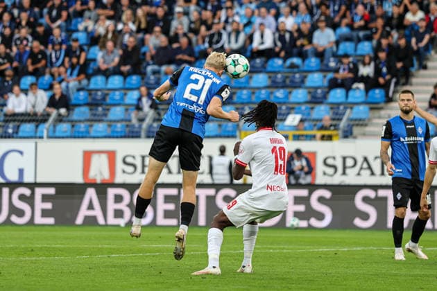 Julian Rieckmann (SV Waldhof Mannheim, 21) nd Franci Bouebari (Rot-Weiss Essen, 19) SV Waldhof Mannheim - Rot-Weiss Essen am 16.09.26 in Mannheim, Carl Benz Stadion Foto: Alfio Marino
