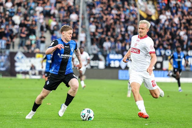 Joey Mueller (SV Waldhof Mannheim, 6) und Janne Sietan (Rot-Weiss Essen, 22) SV Waldhof Mannheim - Rot-Weiss Essen am 16.09.26 in Mannheim, Carl Benz Stadion Foto: Alfio Marino