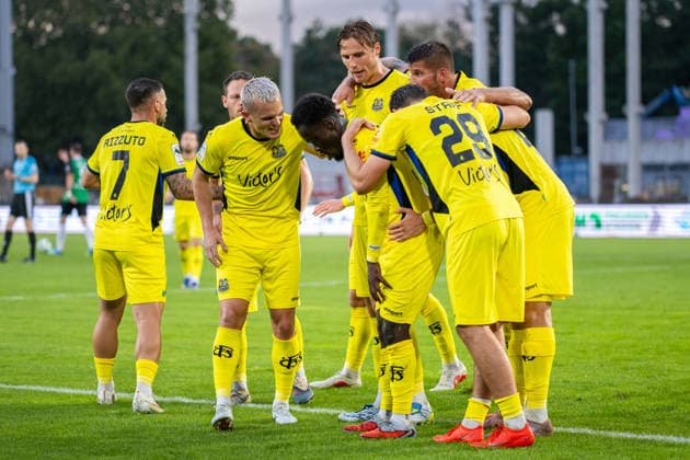 Die Spieler von 1. FC Saarbruecken jubeln ueber das Tor zum 0:2 durch Kelsey Owusu (1. FC Saarbruecken, 31) GER, SC Preussen Muenster vs. 1. FC Saarbruecken, Fussball, 3. Liga, 6. Spieltag, Spielzeit 2026 2027, 16.09.2026 DFL Regulations prohibit any use of photographers as image sequences and or quasi-video. GER, SC Preussen Muenster vs. 1. FC Saarbruecken, Fussball, 3. Liga, 6. Spieltag, Spielzeit 2026 2027, 16.09.2026 Muenster Copyright: xEibner-Pressefoto JanxRollingerx EP_JSK