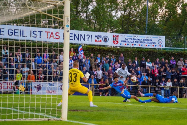 Im Bild: Malick Sanogo (BSG Chemie Leipzig, 7) trifft zum 2:0, Tor, Torschuetze . 16.09.2026, SV Tasmania Berlin - BSG Chemie Leipzig, Regionalliga Nordost, Saison 2026 27, Werner-Seelenbinder-Sportpark Copyright: HMBxMedia xPascalxSpanehl