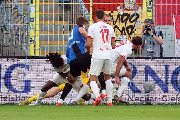 16.09.2026, xrekx, Fussball 3.Liga, SV Waldhof Mannheim - Rot-Weiss Essen v.l. Jakob-Karl Gerhard Golz (Rot-Weiss Essen) Mannheim