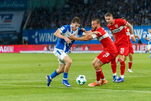 v.l. Bernie Lennemann (Rostock) , Dominik Nothnagel (VfB) und Veit Stange (VfB) ; GER, FC Hansa Rostock vs. VfB Stuttgart II, Fußball, Männer, 3.Liga, 06.Spieltag, Spielzeit 2026 2027, 16.09.2026 Rostock Ostseestadion Mecklenburg - Vorpommern Deutschland