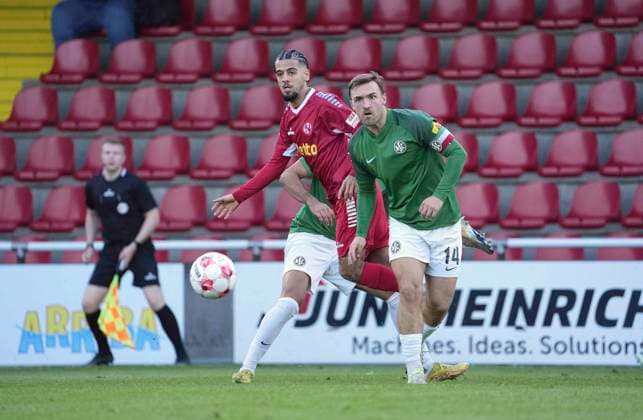 Foto : Lucas Jorge Camacho (Norderstedt) gegen Marcel LANGER (Hannover) Fussball Regionalliga Nord, 9. Spieltag am Mi. 16.09.2026 Eintracht Norderstedt - HSC Hannover