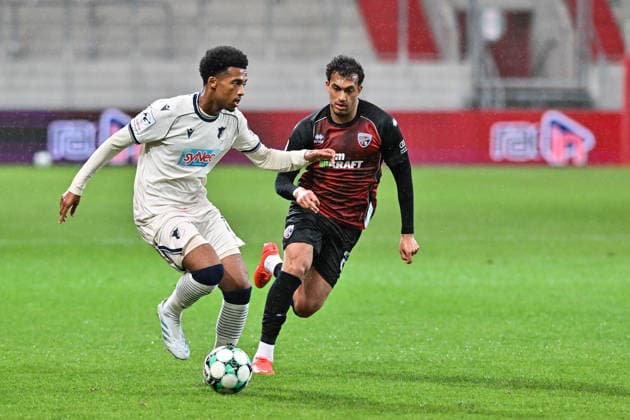 3. Liga; FC Ingolstadt - TSG 1899 Hoffenheim II; 16.09.2026 INGOLSTADT, GERMANY; 16. SEPTEMBER: im Duell Natnael ABRAHA (TSG Hoffenheim II 2) und Nishan VELUPILLAY (FC Ingolstadt 28) während dem Match der 3. Liga zwischen dem FC Ingolstadt und der zweiten Mannschaft der TSG Hoffenheim am 6. Spieltag im Audi Sportpark Copyright: xBEAUTIFULxSPORTS Goldbergx