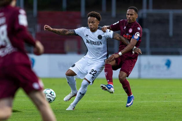 3. Liga, Fortuna Köln - SV Wehen Wiesbaden; 16.09.2026 Robin Afamefuna (Fortuna Köln, 22), Roberto Massimo (SV Wehen Wiesbaden, 22). 3. Liga, Fortuna Köln - SV Wehen Wiesbaden, 6. Spieltag, am 16.09.2026, Südstadion, Köln. DFB regulations prohibit any use of photographs as image sequences and or quasi-video Copyright: xBEAUTIFULxSPORTS Meuselx