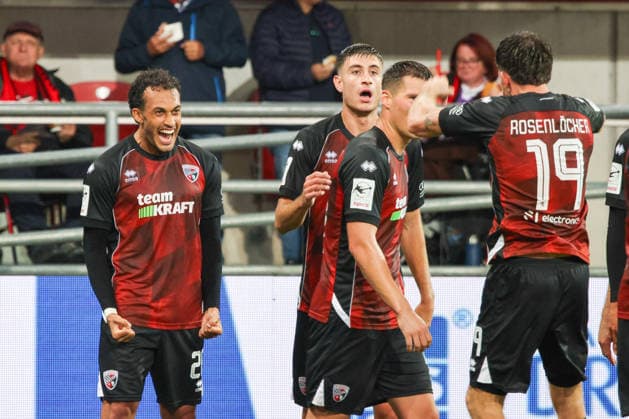Jubel nach dem Tor Treffer zum 0:1 durch Nishan Velupillay (FC Ingolstadt 04, Nr.28) beim Spiel FC Ingolstadt 04 gegen TSG Hoffenheim II am 16.09.2026, DFB regulations prohibit any use of photographs as image sequences and or quasi-video. GER, Fussball, 3. Liga, Spieltag 6, FC Ingolstadt 04 gegen TSG Hoffenheim II, 16.09.2026, Audi Sportpark Ingolstadt Copyright: xEibner-Pressefoto OliverxSTRISCHx EP-OSH