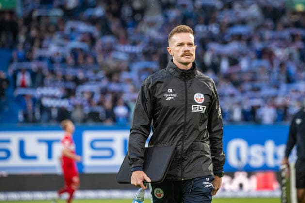 Rostock, Deutschland 16. September 2026: 3. Liga - 2026 2027 - Sp. 6 - FC Hansa Rostock gegen VfB Stuttgart II Im Bild: Interims - Trainer Yannic Thiel (Hansa Rostock) DFB DFL regulations prohibit any use of photographs as image sequences and or quasi-video Copyright: xFotostandx xVoelkerx