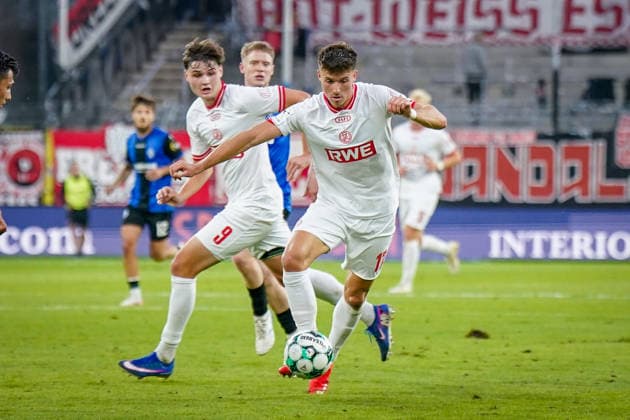Deutschland: Fussball 3. Liga 2026 - 2027, 6. Spieltag - SV Waldhof Mannheim vs Rot-Weiss Essen - Carl-Benz-Stadion (Mannheim): Semir Telalovic (Rot-Weiss Essen, 17) Jaka Cuber Potocnik (Rot-Weiss Essen, 9) Copyright: xJOERANxSTEINSIEKx
