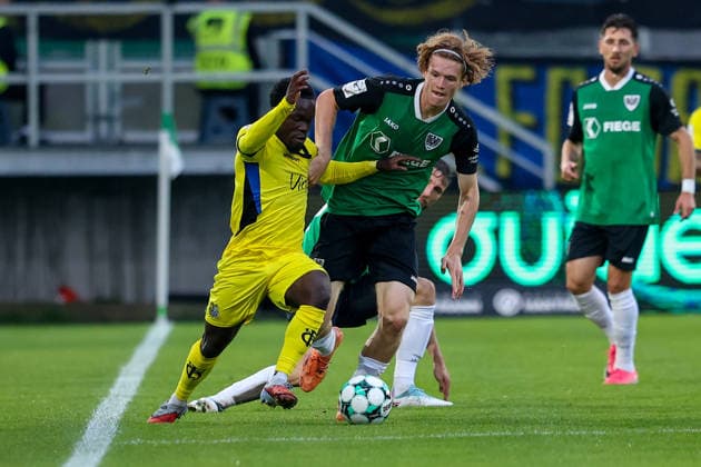 2026.09.16, xkwix, Fußball, 3.Liga, Preußen Muenster - 1. FC Saarbruecken, Preußenstadion, 6.Spieltag, Saison 2026 2027: Kelsey Owusu (1. FC Saarbruecken 31) im Zweikampf gegen Niklas Varelmann (Preussen Muenster 36) DFB regulations prohibit any use of photographs as image sequences and or quasi-video. Photo: xKamilxWilkowskixPressefotoKochx Nordrhein-Westfalen Deutschland
