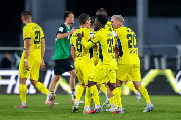 2026.09.16, xkwix, Fußball, 3.Liga, Preußen Muenster - 1. FC Saarbruecken, Preußenstadion, 6.Spieltag, Saison 2026 2027: Florian Pick (1. FC Saarbruecken 20) jubelt nach Tor zum 1:3 mit der Mannschaft DFB regulations prohibit any use of photographs as image sequences and or quasi-video. Photo: xKamilxWilkowskixPressefotoKochx Nordrhein-Westfalen Deutschland