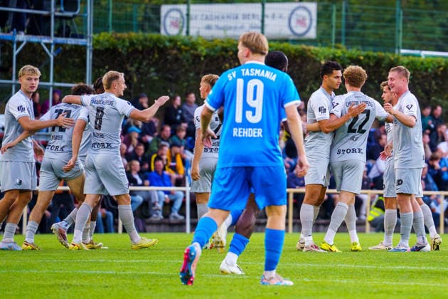 Im Bild: Jubel nach Tor von Darijan Silic (BSG Chemie Leipzig, 22) 16.09.2026, SV Tasmania Berlin - BSG Chemie Leipzig, Regionalliga Nordost, Saison 2026 27, Werner-Seelenbinder-Sportpark Copyright: HMBxMedia xPascalxSpanehl