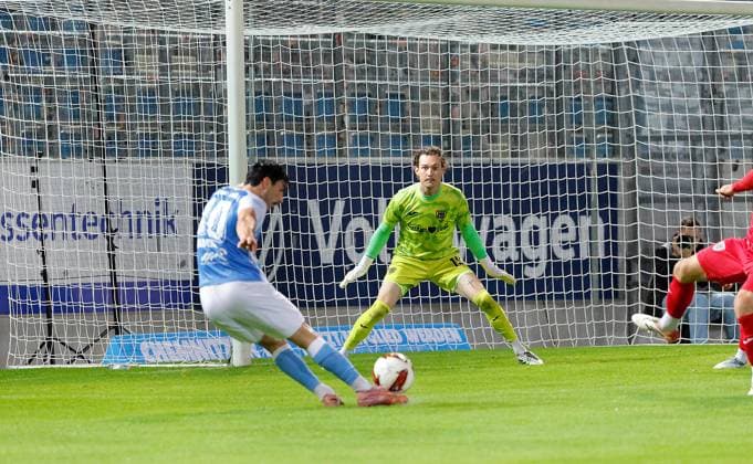 CFC vs SV Babelsberg 03 16.09..2026 Chemnitz, eins Stadion- An der Gellertstrasse, Fussball, Regionalliga Nordost 2026 2027, 9. Spieltag, CFC, CFC vs SV Babelsberg 03 vlnr: Domenico Alberico und Niclas Müller Chemnitz Sachsen BRD