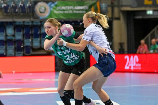 Laurentia Wolff (VfL Oldenburg, 24) am Ball gegen Kim Hinkelmann (SU Neckarsulm, 05) GER, VfL Oldenburg vs. SU Neckarsulm, ALSCO Handball Bundesliga Frauen, 4. Spieltag, Saison 2026 2027, 16.09.2026, VfL Oldenburg vs. SU Neckarsulm, ALSCO Handball Bundesliga Frauen, 4. Spieltag, Saison 2026 2027, 16.09.2026 Oldenburg Copyright: xEibner-Pressefoto RobertxGertzenx EP_RGN