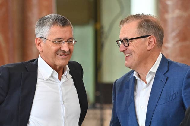 v.li:Herbert HAINER (Praesident Bayern Muenchen), Jan Christian DREESEN (Vorstandsvorsitzender FCB), Markus SOEDER (Ministerpraesident Bayern und CSU Vorsitzender) empfaengt die Meistermannschaften des FC Bayern Muenchen im Kuppelsaal in der Staatskanzlei in Muenchen am 16.09.2026.