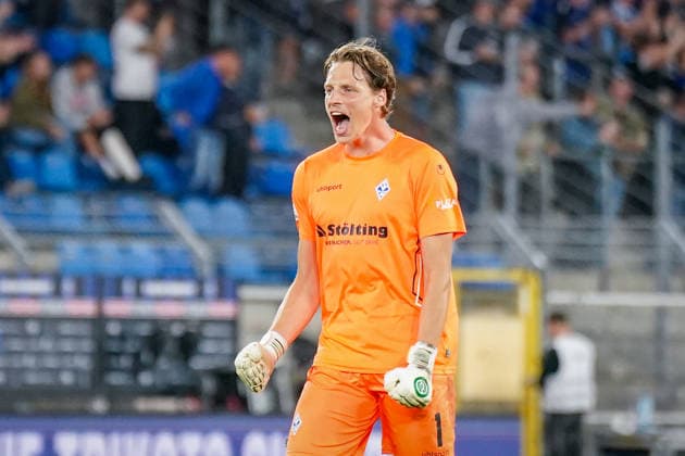 Deutschland: Fussball 3. Liga 2026 - 2027, 6. Spieltag - SV Waldhof Mannheim vs Rot-Weiss Essen - Carl-Benz-Stadion (Mannheim): Thijmen Nijhuis (Mannheim 1) Freude, Emotionen, Jubel, Sponsoren, Werbung, Wirtschaft, Ausrüstung Stölting Copyright: xJOERANxSTEINSIEKx