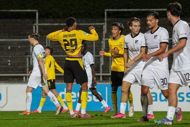 Mittwoch, 16.09.2026 Saison 2026 2027 4. Spieltag Regionalliga West im Stadion Rote Erde, Dortmund, Germany. BV Borussia Dortmund U23 - SV Westfalia Rhynern. Kevin Mutove (BVB), Fadi Zarqelain (BVB)