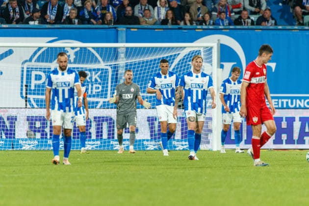 Rostocker spieler nach dem 2:2 Gegentor sind ist enträuscht, wütend, frustriert, sauer ; GER, FC Hansa Rostock vs. VfB Stuttgart II, Fußball, Männer, 3.Liga, 06.Spieltag, Spielzeit 2026 2027, 16.09.2026 Rostock Ostseestadion Mecklenburg - Vorpommern Deutschland