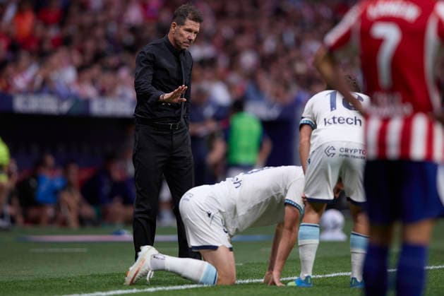 Diego Pablo Simeone, head coach (Atletico de Madrid) gestures during the LaLiga EA Sports match between Club AtlÃ tico de Madrid and Club AtlÃ tico Osasuna at Riyadh Air Metropolitano on September 16, 2026 in Madrid, Spain. (Photo by Manu Reino DeFodi Images) -