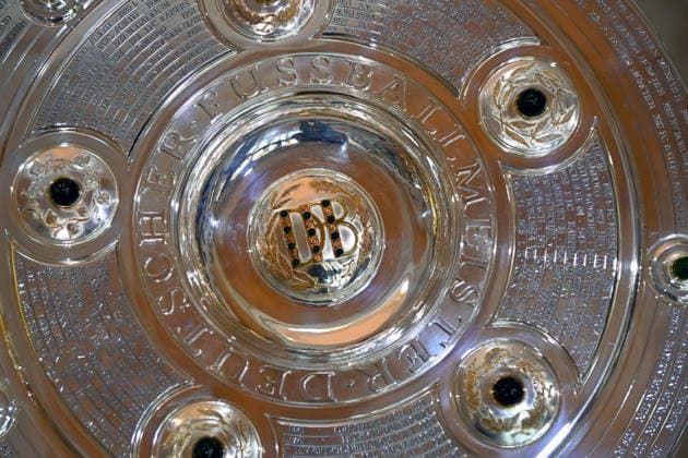 Close Up Meisterschale,Schale.Sachaufnahme. Markus SOEDER (Ministerpraesident Bayern und CSU Vorsitzender) empfaengt die Meistermannschaften des FC Bayern Muenchen im Kuppelsaal in der Staatskanzlei in Muenchen am 16.09.2026.