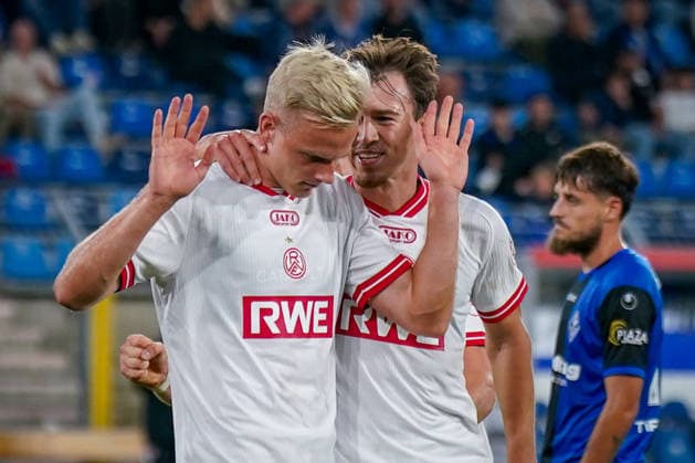 Deutschland: Fussball 3. Liga 2026 - 2027, 6. Spieltag - SV Waldhof Mannheim vs Rot-Weiss Essen - Carl-Benz-Stadion (Mannheim): Tor und Torjubel zum 1:1 durch Janne Sietan (Rot-Weiss Essen, 22) Freude, Emotionen, Jubel Copyright: xJOERANxSTEINSIEKx