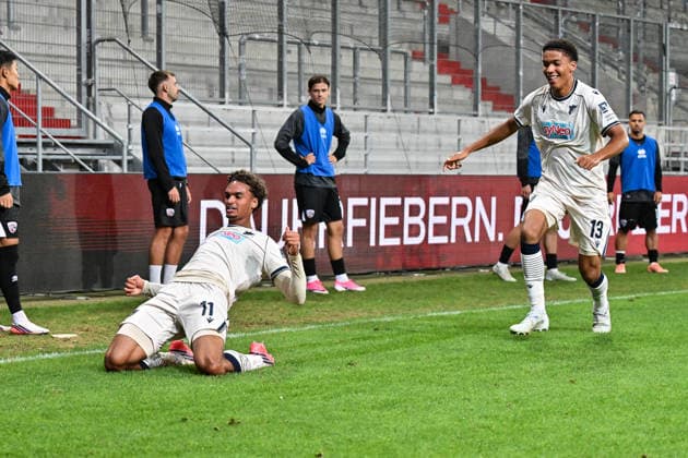3. Liga; FC Ingolstadt - TSG 1899 Hoffenheim II; 16.09.2026 INGOLSTADT, GERMANY; 16. SEPTEMBER: Jubel der Gäste nach dem Treffer zum 1-2 durch Jykese FIELDS (TSG Hoffenheim II 11) während dem Match der 3. Liga zwischen dem FC Ingolstadt und der zweiten Mannschaft der TSG Hoffenheim am 6. Spieltag im Audi Sportpark Copyright: xBEAUTIFULxSPORTS Goldbergx