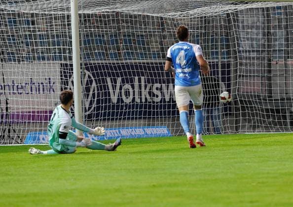 CFC vs SV Babelsberg 03 16.09..2026 Chemnitz, eins Stadion- An der Gellertstrasse, Fussball, Regionalliga Nordost 2026 2027, 9. Spieltag, CFC, CFC vs SV Babelsberg 03 Tor für Babelsberg durch Joshua Okapalaike Chemnitz Sachsen BRD