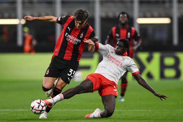 Ec Milano 16 09 2026 - Europa League Milan-Benfica foto Emanuele Comincini Image nella foto: Davide Bartesaghi-Daniel Banjaqui 