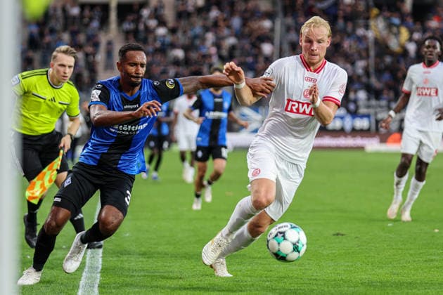Noah Sarenren Bazee (SV Waldhof Mannheim, 37) und Ben Huening (Rot-Weiss Essen, 15) SV Waldhof Mannheim - Rot-Weiss Essen am 16.09.26 in Mannheim, Carl Benz Stadion Foto: Alfio Marino