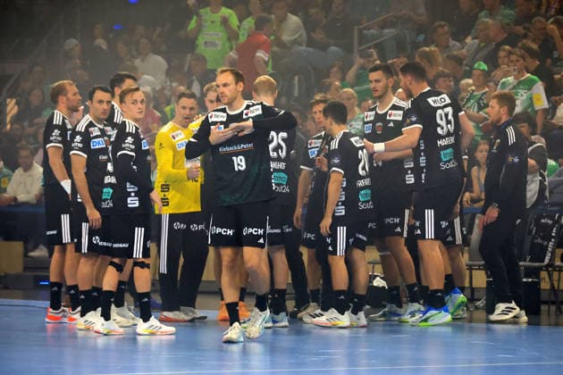 16.09.2026, GER Deutschland, Handball, EHF Champions League, 16.09.2026, Saison 2026 2027, Berlin, Fuechse Berlin vs Veszprem HC Fuechse-Spielerkreis, Mathias Gidsel ( Fuechse Berlin 19 ) nordphoto GmbH Engler Berlin Max-Schmeling-Halle Berlin Deutschland Copyright: xNordphotox xEnglerx