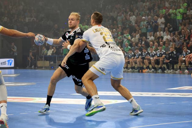 16.09.2026, GER Deutschland, Handball, EHF Champions League, 16.09.2026, Saison 2026 2027, Berlin, Fuechse Berlin vs Veszprem HC Matthes Langhoff ( Fuechse Berlin 25 ), LIGETVARI PATRIK ( Veszprem 23 ) nordphoto GmbH Engler Berlin Max-Schmeling-Halle Berlin Deutschland Copyright: xNordphotox xEnglerx