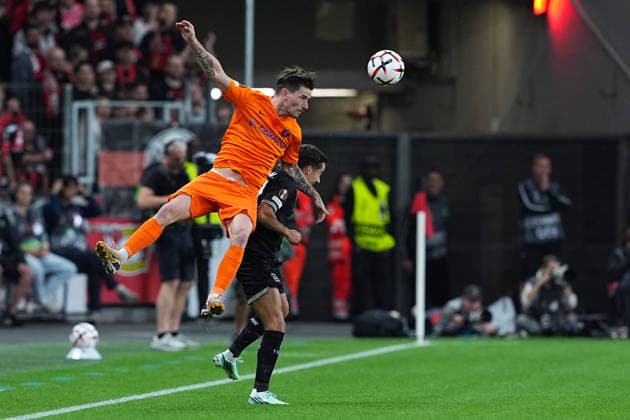 16.09.2026, xydrx, Herren, Fußball, Europa League, Bayer 04 Leverkusen - NK Celje, Saison 2026 2027, BayArena: Benjamin Verbic (NK Celje, 7) im Zweikampf gegen Lucas Vazquez (Bayer 04 Leverkusen, 17) Regulations prohibit any use of photographs as image sequences and or quasi-video. Copyright: HMBxMedia YannisxDreimann