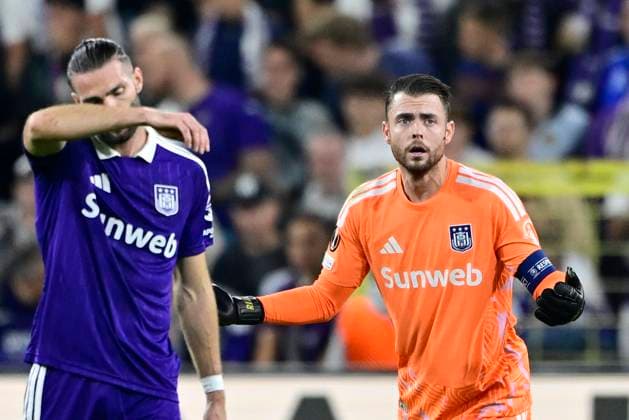 RSC Anderlecht v Olympique Lyon - UEFA Europa League ANDERLECHT, BELGIUM - SEPTEMBER 16 : Coosemans Colin goalkeeper of RSC Anderlecht angry during the UEFA Europa League 2026 27 League Phase MD1 match between RSC Anderlecht and Olympique Lyon on September 16, 2026 in Anderlecht, Belgium, 16 09 2026 Anderlecht Belgium  Copyright: xJanxDexMeuleneirx